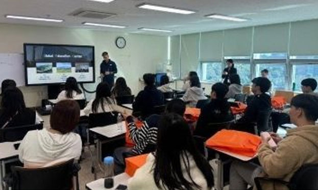 영어교육센터 관련 수강생들 이미지