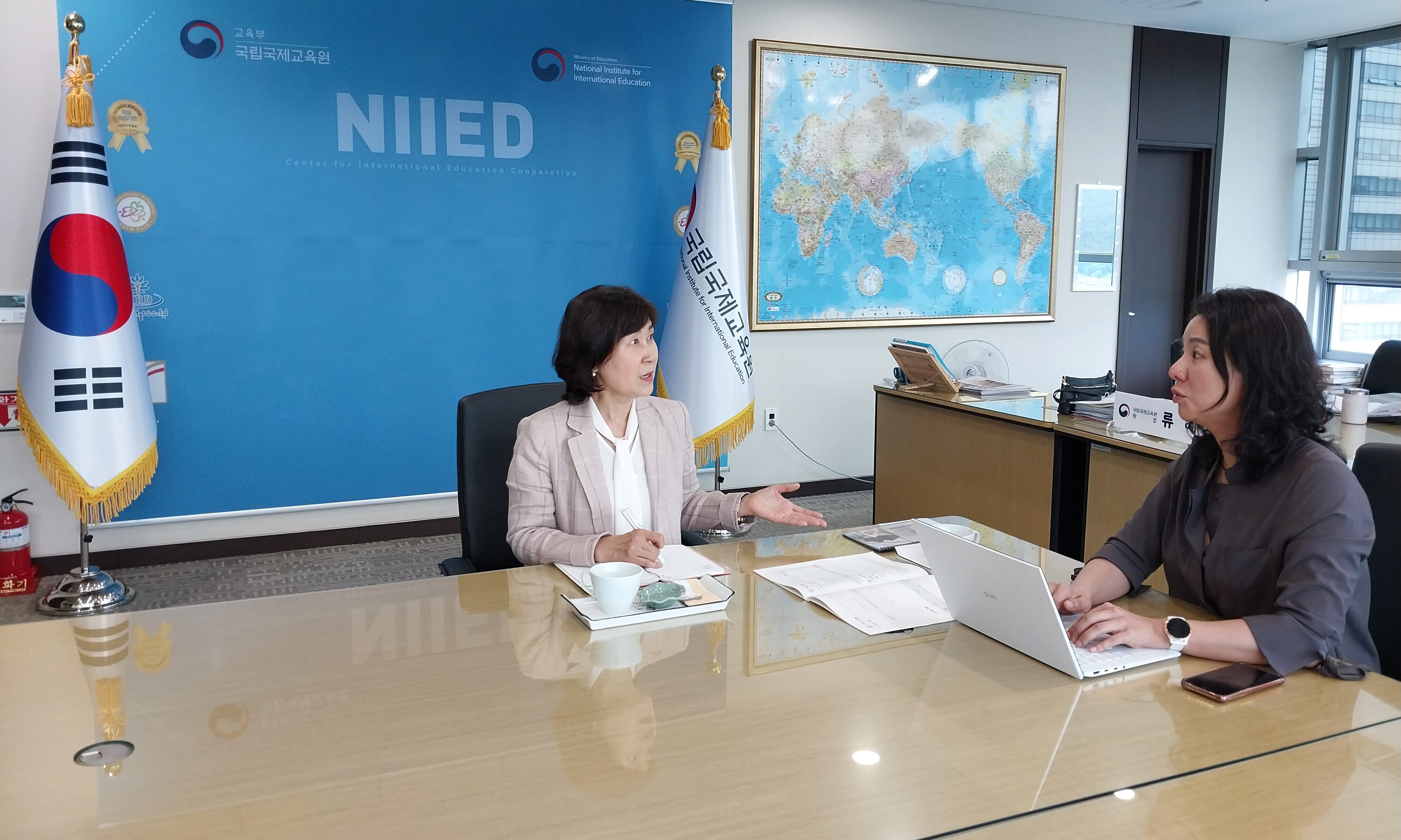 전자신문 인터뷰