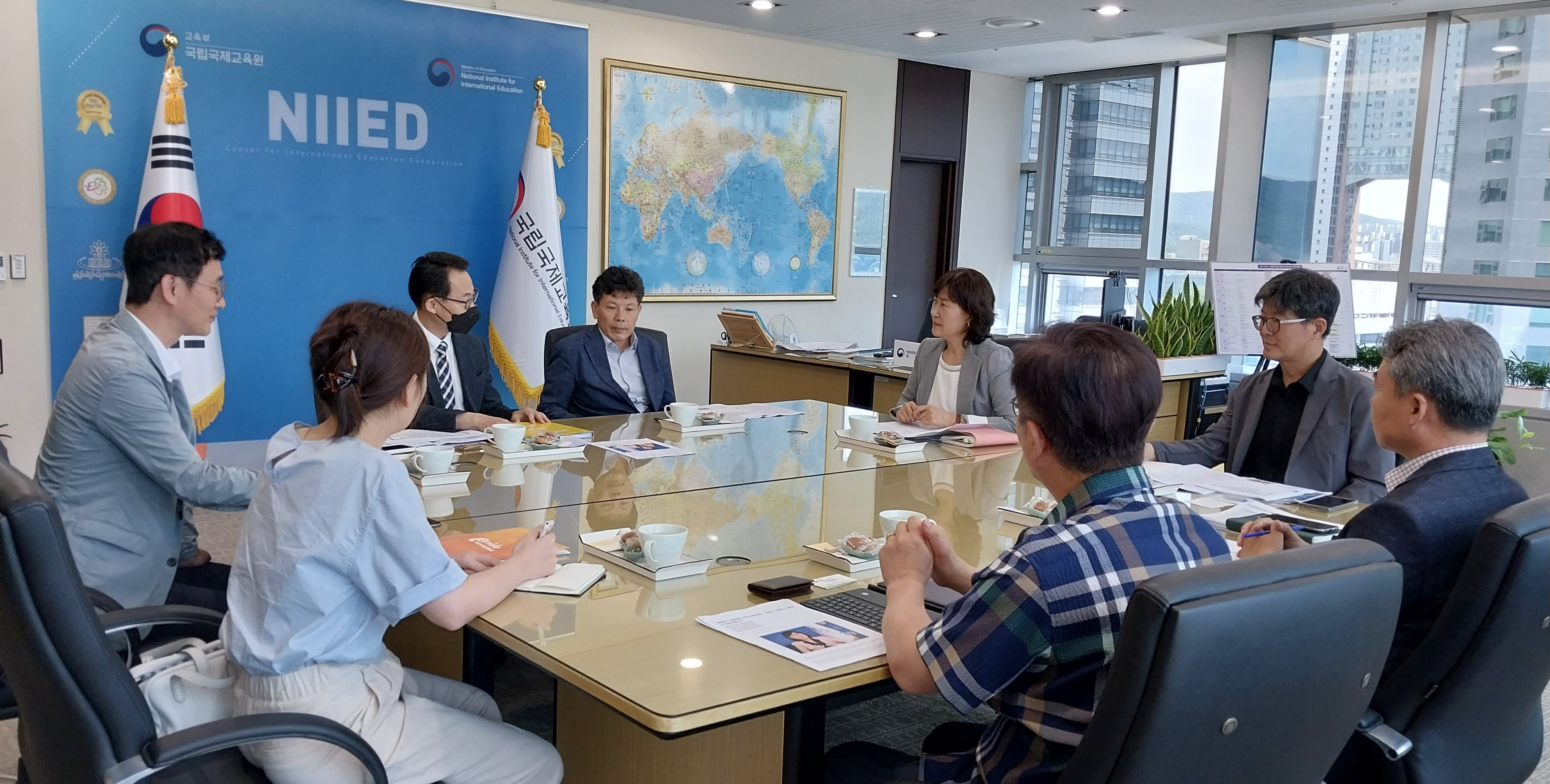 경북연구원 연구위원 및 경북도청 외국인공동체과 과장 등 업무협의 