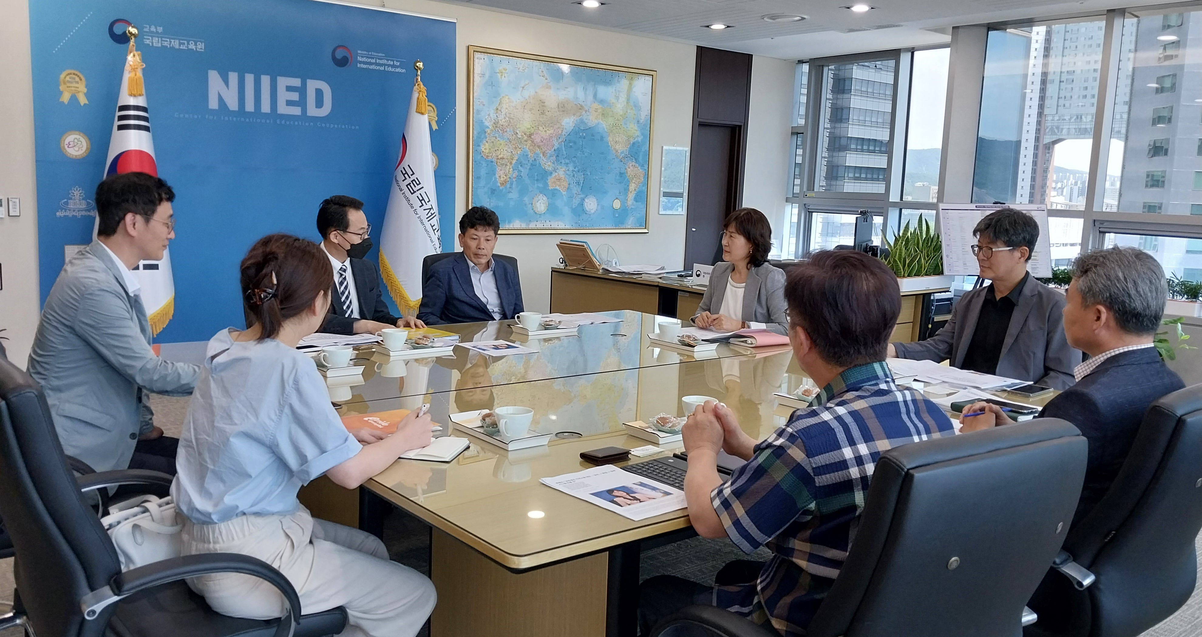 경북연구원 연구위원 및 경북도청 외국인공동체과 과장 등 업무협의 