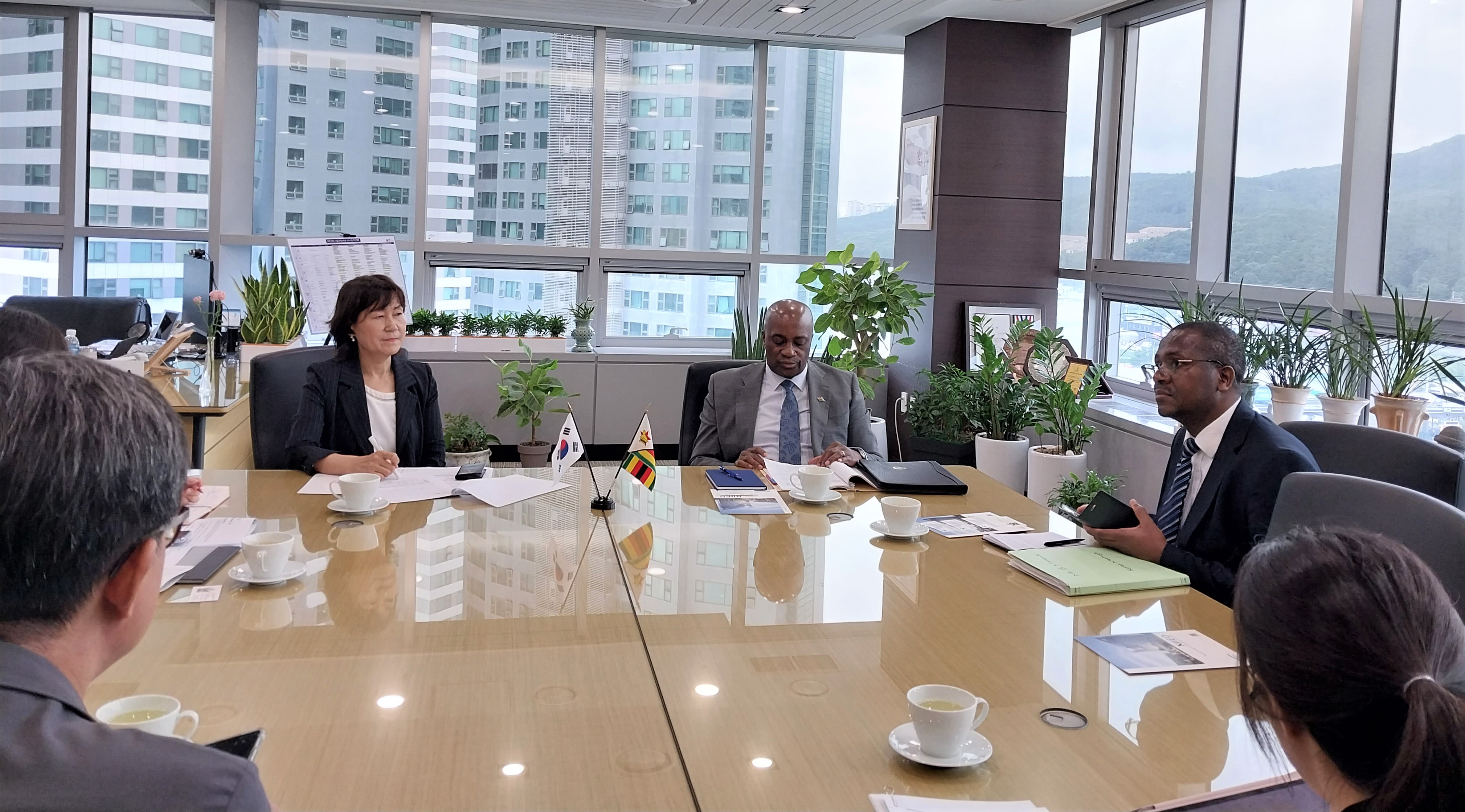 주한 짐바브웨 대사 업무협의