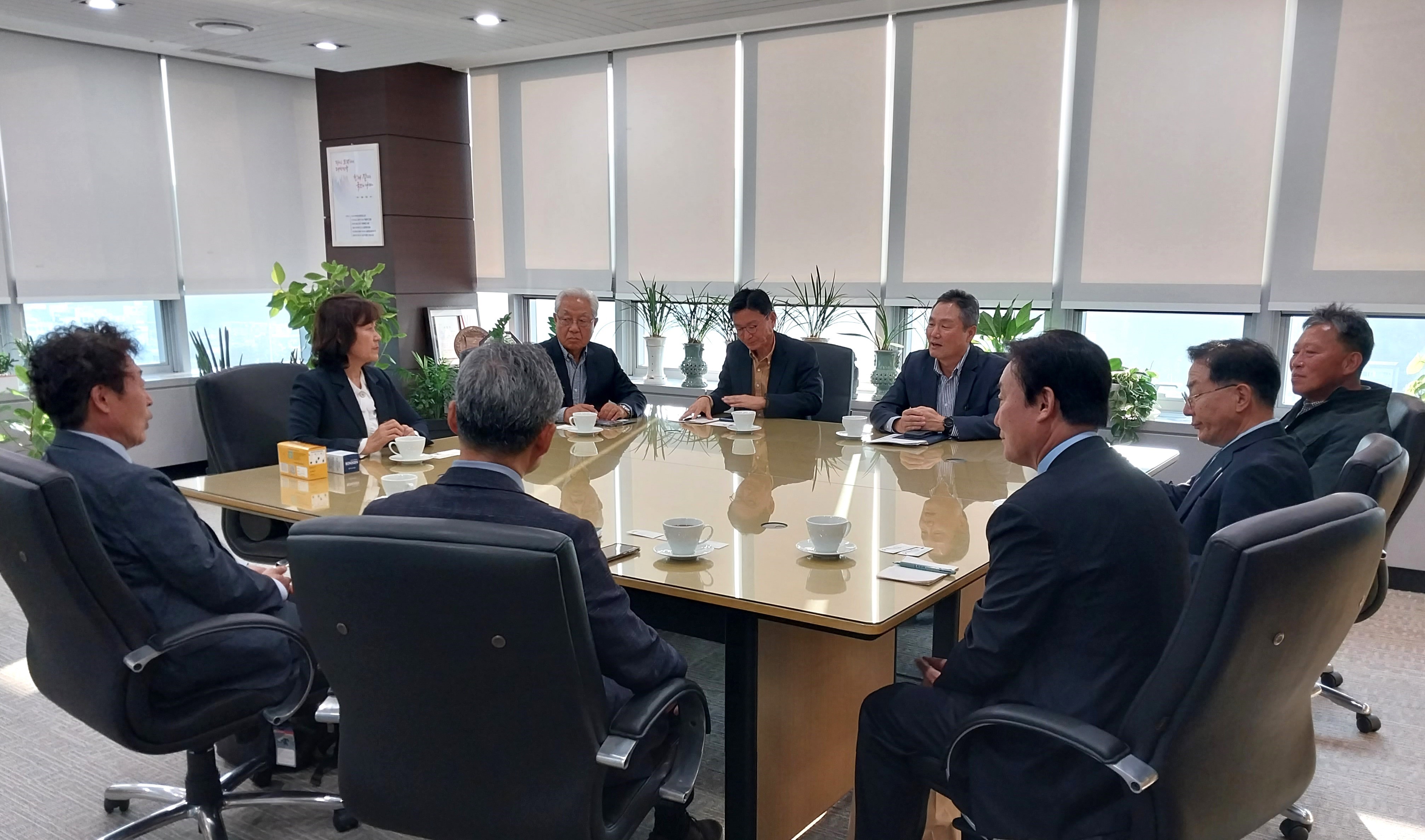 한국중등직업교육학회 이사장, 회장 등 업무협의