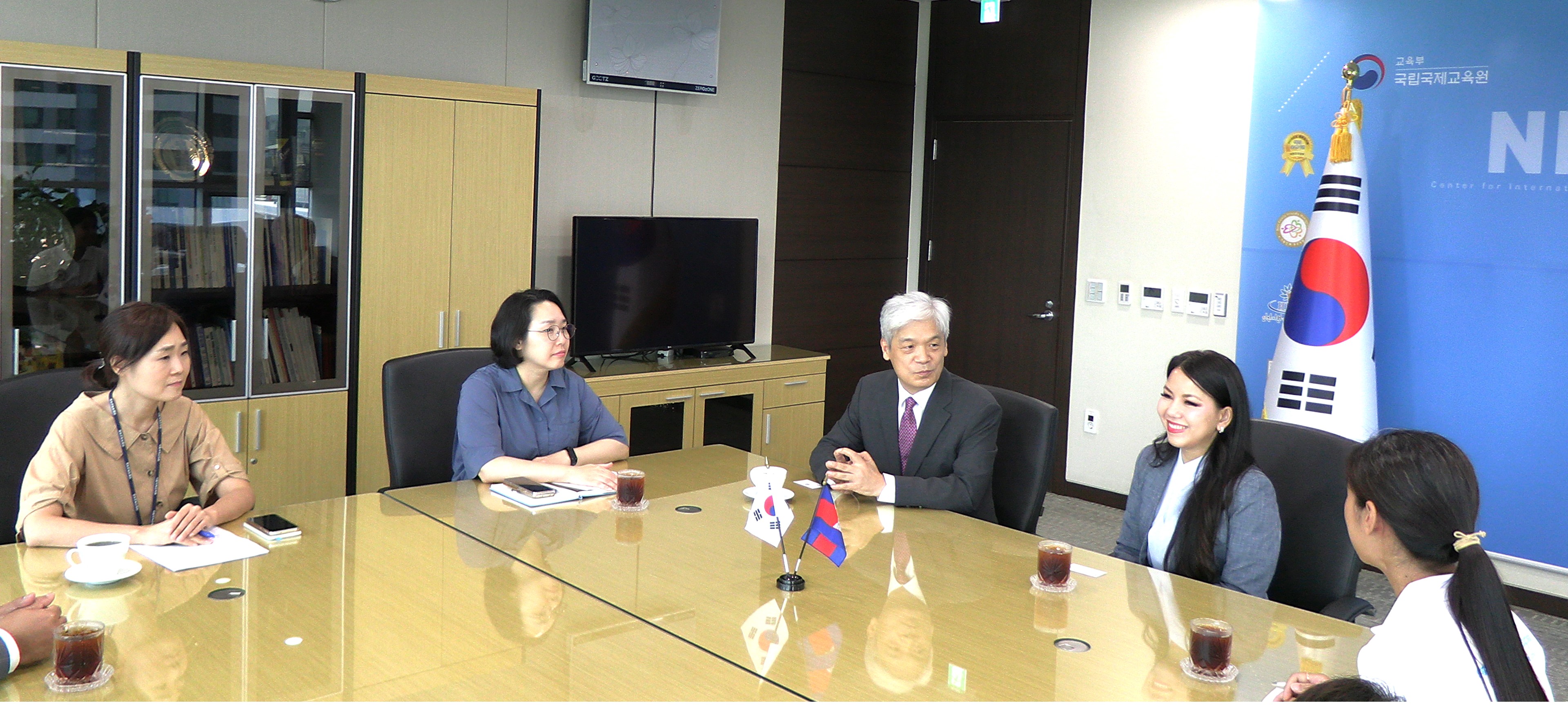 주한 캄보디아 대사 업무협의